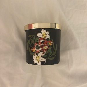 UO lily candle